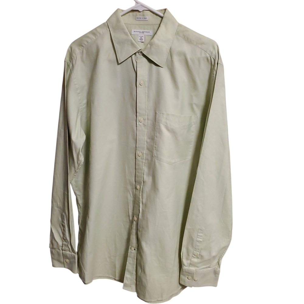 Banana Republic Men's Light Green Button Down Shirt